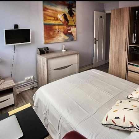 Chambres A Louer Dans Appartement Balcon - Wifi - Parking Gratuit Nevers Dış mekan fotoğraf