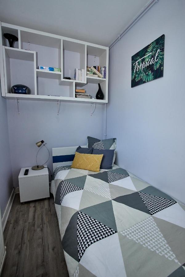 Chambres A Louer Dans Appartement Balcon - Wifi - Parking Gratuit Nevers Dış mekan fotoğraf